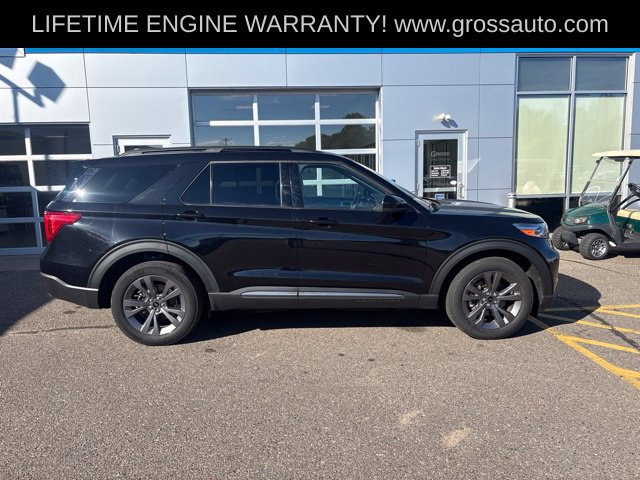 Used 2024 Ford Explorer XLT w/ Equipment Group 202A AWD/4WD image 8