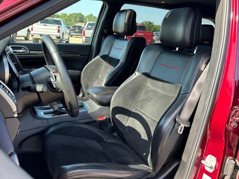 Used 2017 Jeep Grand Cherokee Trailhawk AWD/4WD image 12