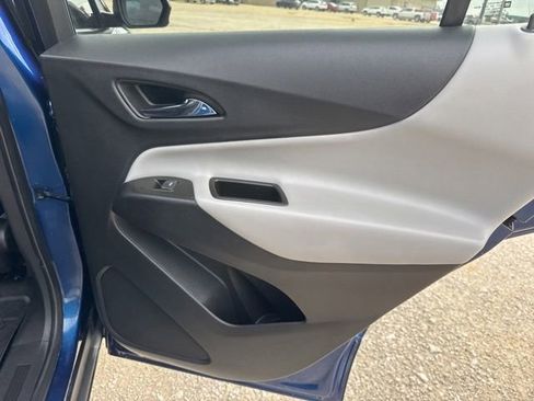 Used 2023 Chevrolet Equinox LS w/ LS Convenience Package FWD image 21