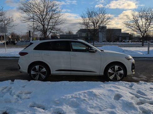 New 2025 Audi SQ5 Premium Plus image 40