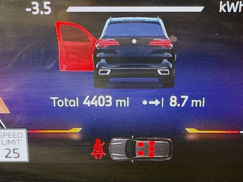 Used 2025 BMW X5 xDrive50e w/ Executive Package image 13