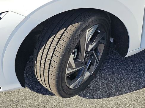 New 2025 Hyundai Elantra Limited w/ Cargo Package FWD image 43