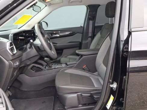 Used 2025 Chevrolet TrailBlazer LT FWD image 7