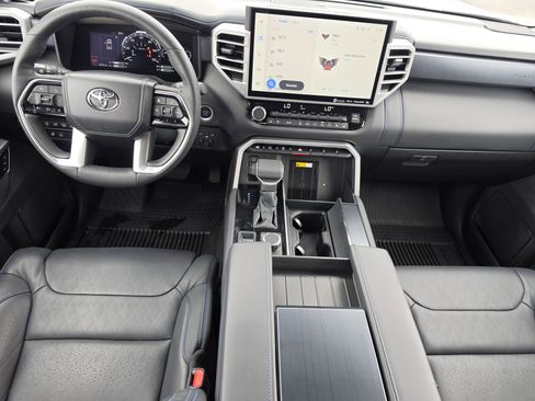 Used 2024 Toyota Tundra Platinum AWD/4WD image 8