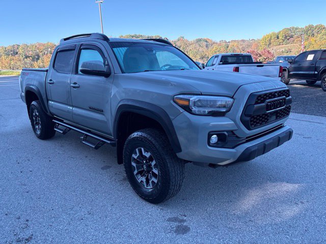 Used 2023 Toyota Tacoma TRD Off-Road w/ Technology Package AWD/4WD image 7
