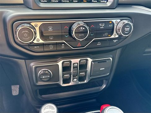 Used 2023 Jeep Wrangler Sahara image 17