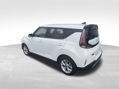 Used 2023 Kia Soul LX w/ Option Group 015 FWD image 8