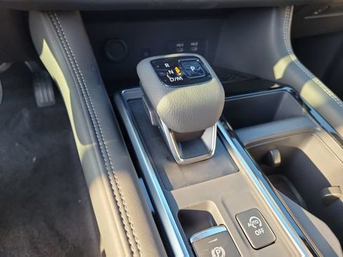 New 2026 Nissan Pathfinder Platinum FWD image 32