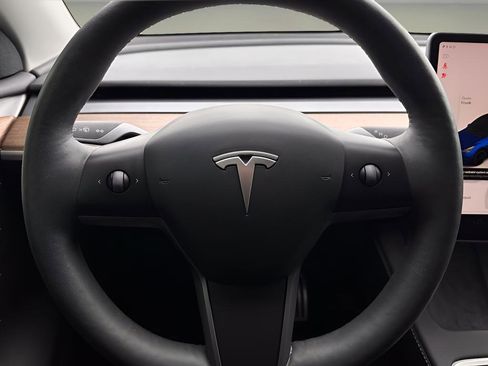 Used 2023 Tesla Model Y Performance AWD/4WD image 14