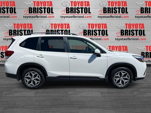 Used 2019 Subaru Forester Premium AWD/4WD image 2