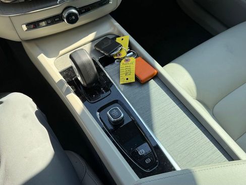 Certified 2023 Volvo XC60 B5 Plus w/ Protection Package Premier FWD image 27