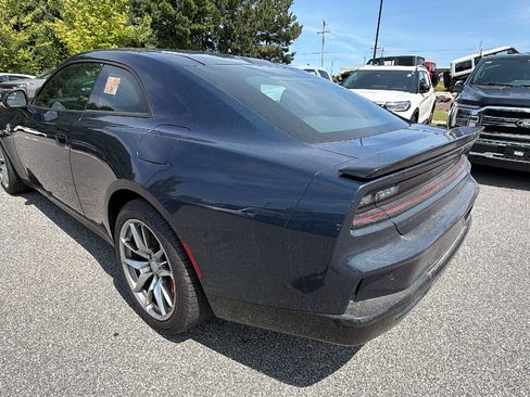 Used 2024 Dodge Charger Daytona Scat Pack w/ Plus Group AWD/4WD image 10