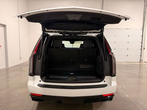 Used 2023 Cadillac Escalade Sport w/ LPO, ONYX Package AWD/4WD image 10