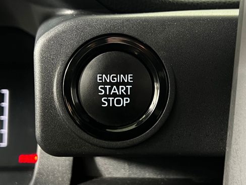 Certified 2025 Toyota Tacoma SR image 19