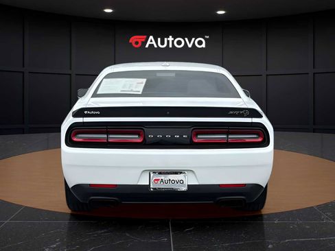 Used 2018 Dodge Challenger SRT Hellcat RWD image 4