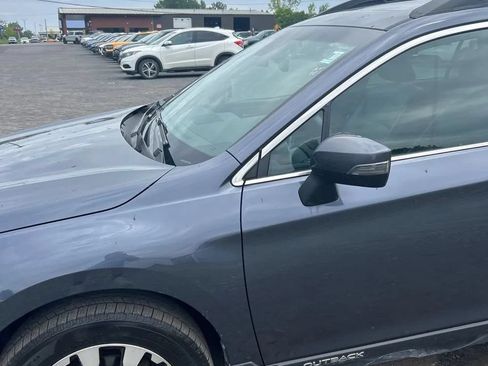 Used 2017 Subaru Outback 2.5i Limited AWD/4WD image 2