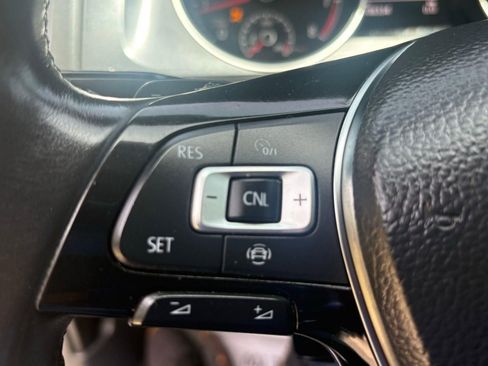 Used 2019 Volkswagen Golf S image 26