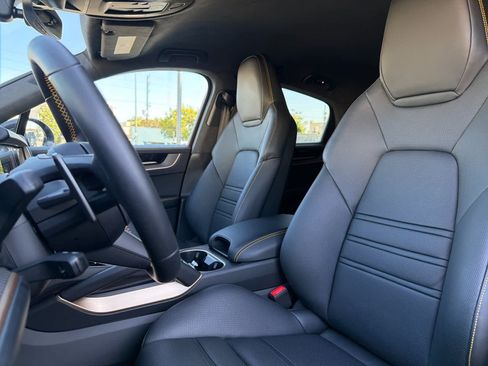 Certified 2026 Porsche Cayenne Turbo GT AWD/4WD image 5