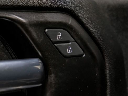 Used 2021 Chevrolet Silverado 1500 Custom image 41