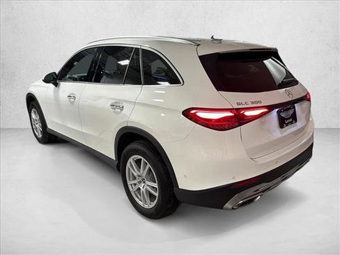 Used 2023 Mercedes-Benz GLC 300 4MATIC image 5