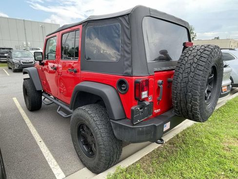 Used 2018 Jeep Wrangler Unlimited Sport S AWD/4WD image 3