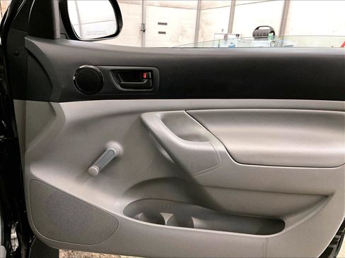 Used 2013 Toyota Tacoma 4x4 Regular Cab image 23