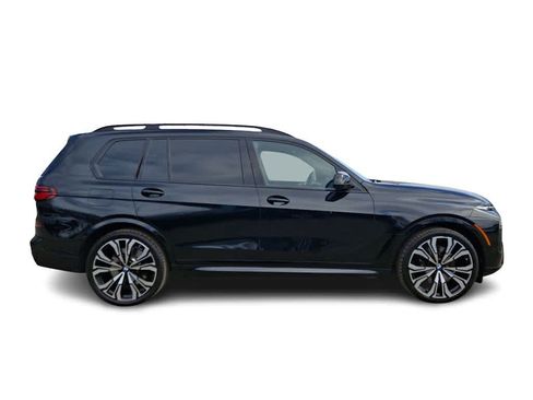 Used 2025 BMW X7 M60i AWD/4WD image 4