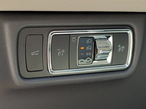 Used 2025 Lincoln Aviator AWD w/ Jet Appearance Package image 14