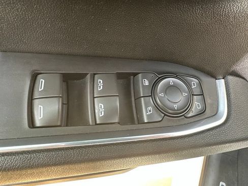 Used 2025 GMC Sierra 1500 SLT AWD/4WD image 16
