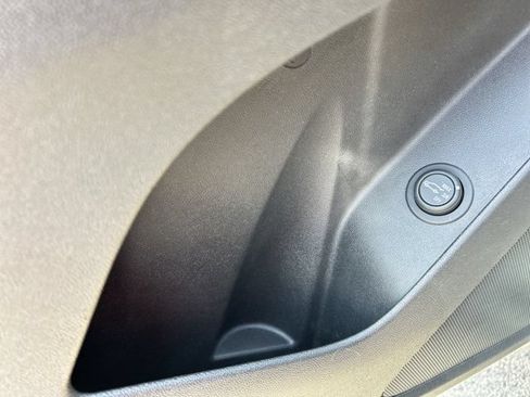 Used 2020 Chevrolet Equinox LT FWD image 27