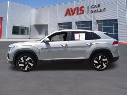 Used 2025 Volkswagen Atlas Cross Sport SE FWD image 10