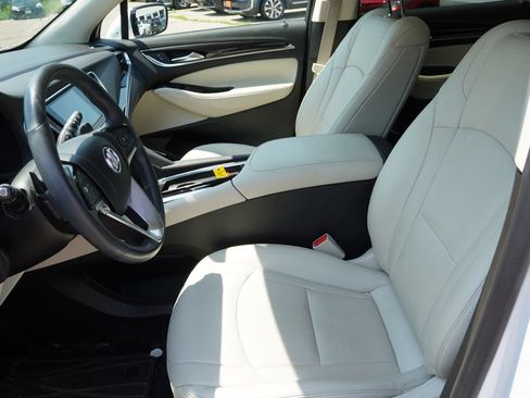 Used 2024 Buick Enclave Essence w/ Technology Package AWD/4WD image 4