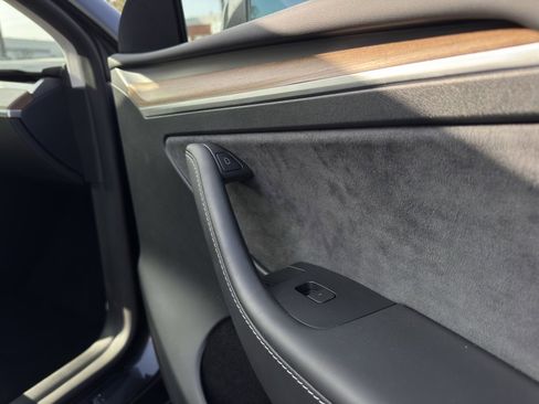 Used 2024 Tesla Model Y Long Range image 27