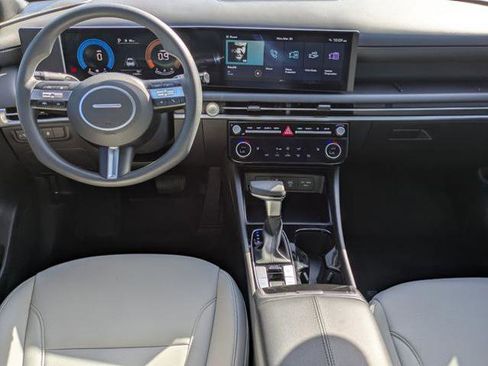 Used 2025 Hyundai Santa Cruz SEL FWD image 15