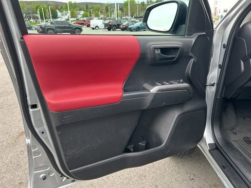 Used 2023 Toyota Tacoma SR5 AWD/4WD image 10