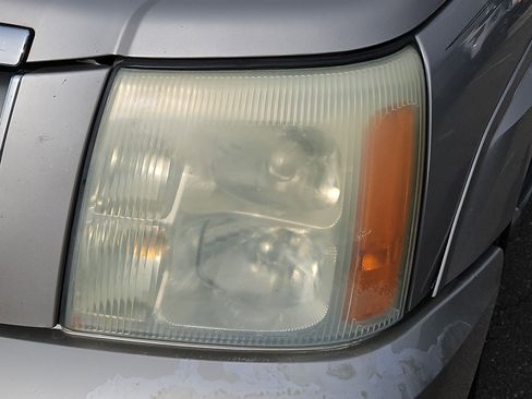 Used 2004 Cadillac Escalade Base image 10