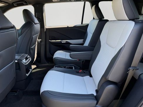 New 2026 Lexus TX 500h AWD image 9