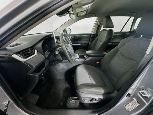 Used 2025 Toyota RAV4 XLE FWD image 13