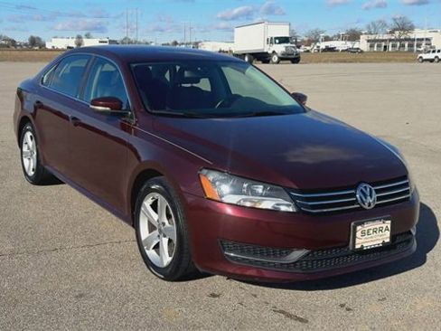 Used 2014 Volkswagen Passat 1.8T SE image 2