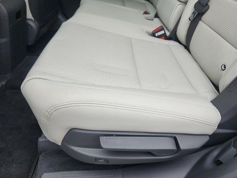 Used 2025 Hyundai Santa Fe Limited AWD/4WD image 27