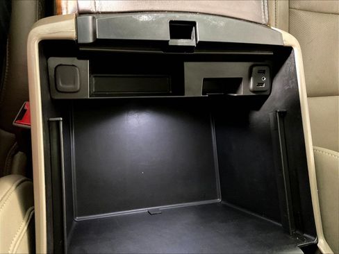 Used 2019 Chevrolet Tahoe Premier AWD/4WD image 16