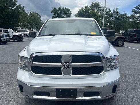 Used 2019 RAM 1500 Classic SLT AWD/4WD image 2