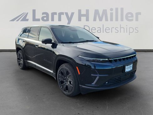 New 2025 Jeep Wagoneer S Launch Edition image 8