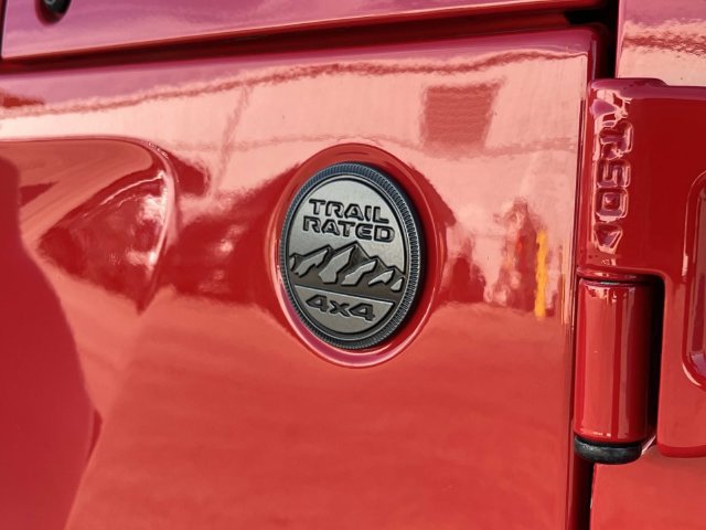 Used 2024 Jeep Gladiator Sport AWD/4WD image 16