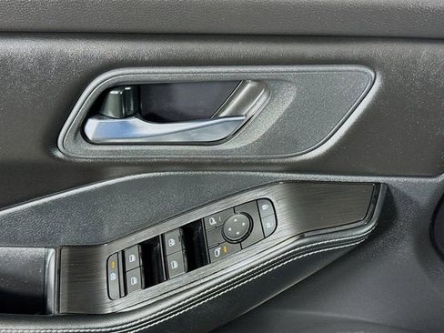 Certified 2024 Nissan Rogue SV image 15