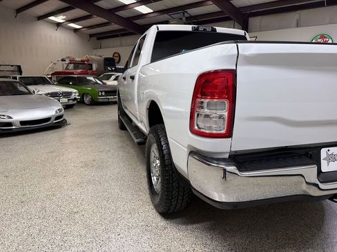 Used 2024 RAM 2500 Tradesman w/ Chrome Appearance Group AWD/4WD image 9