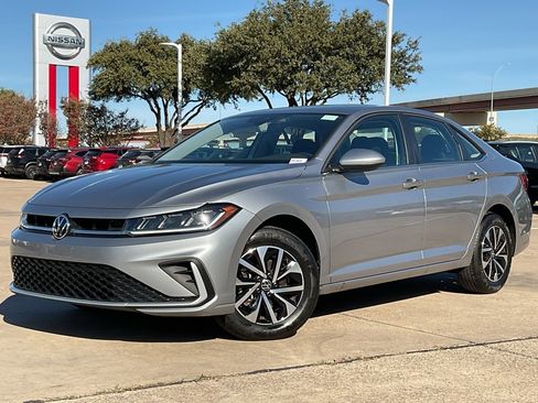 Used 2025 Volkswagen Jetta S image 2