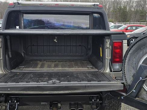 Used 2005 HUMMER H2 SUT w/ Preferred Equipment Group image 8