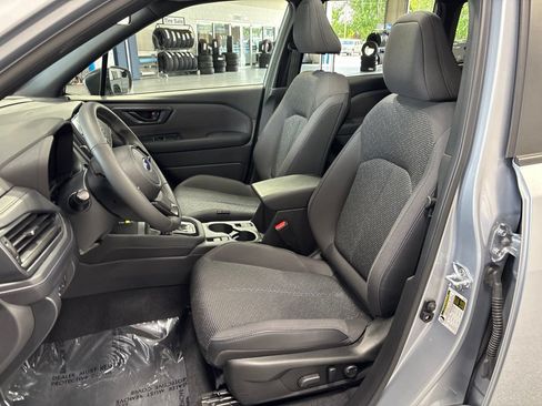 Used 2025 Subaru Forester Premium AWD/4WD image 10