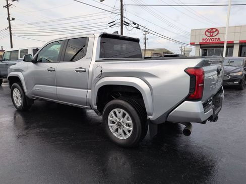 Used 2024 Toyota Tacoma SR5 RWD image 3